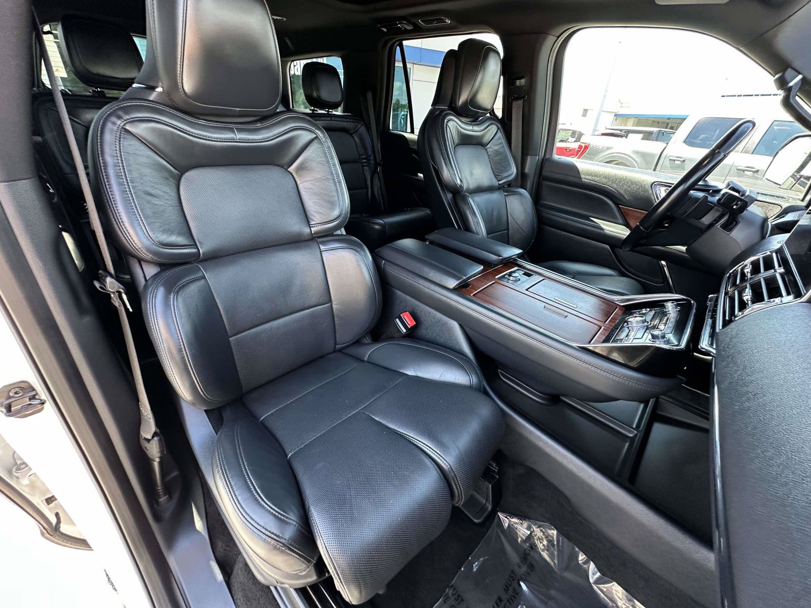Used 2022 Lincoln Navigator Reserve w/ Monochromatic Package AWD/4WD image 20