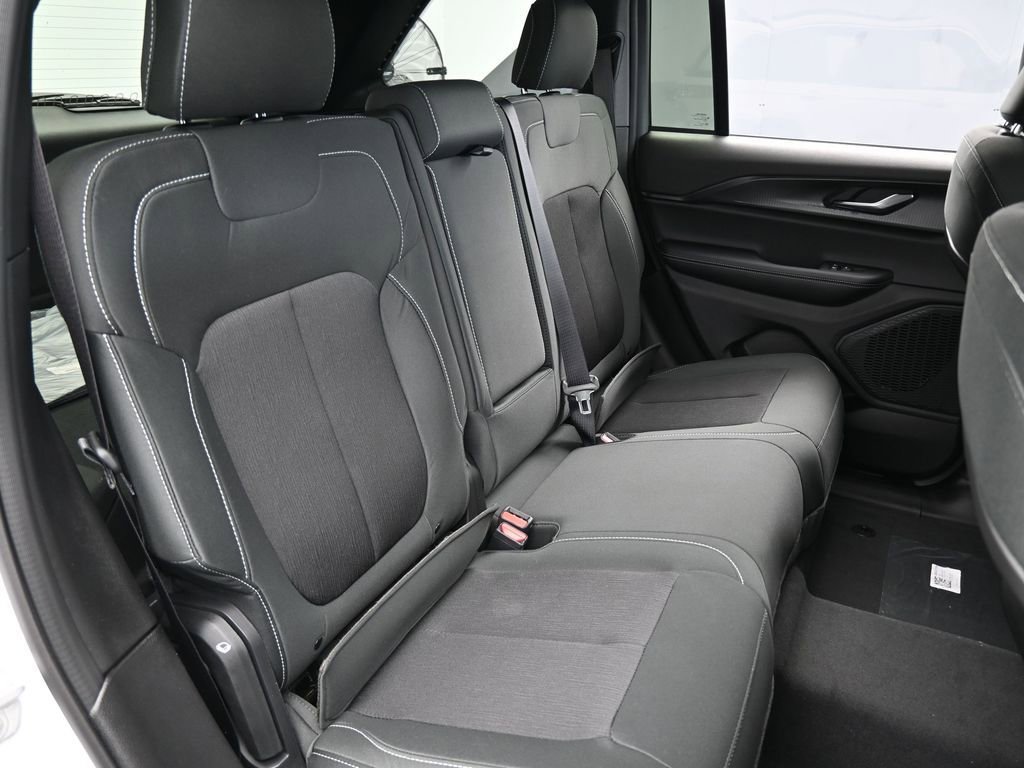 New 2025 Jeep Grand Cherokee Laredo RWD image 42