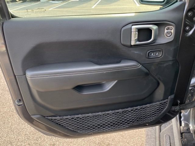 Used 2020 Jeep Wrangler Unlimited Sahara w/ Cold Weather Group AWD/4WD image 11