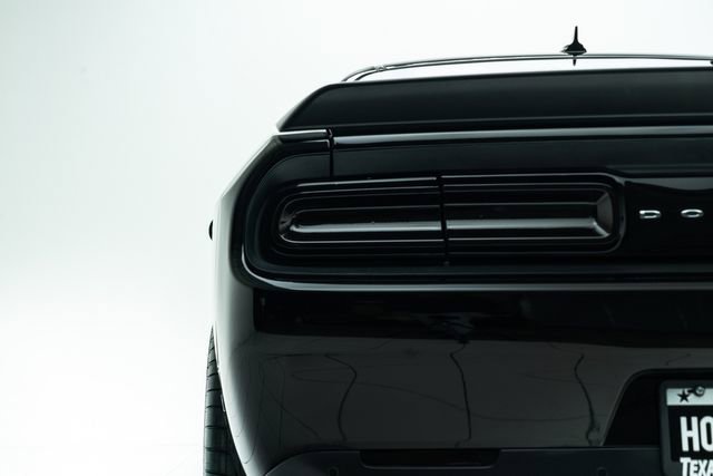 Used 2016 Dodge Challenger SRT Hellcat RWD image 18