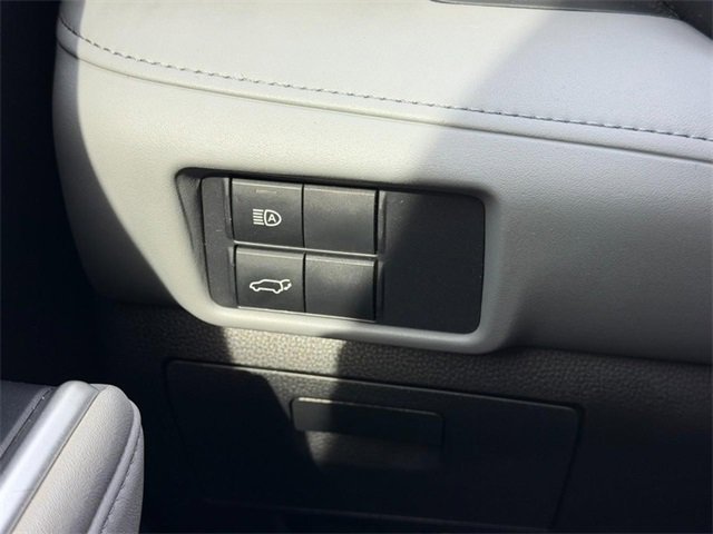 Used 2021 Toyota Highlander XLE image 20