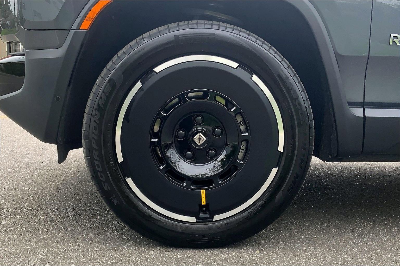 Used 2025 Rivian R1S Adventure AWD/4WD image 10