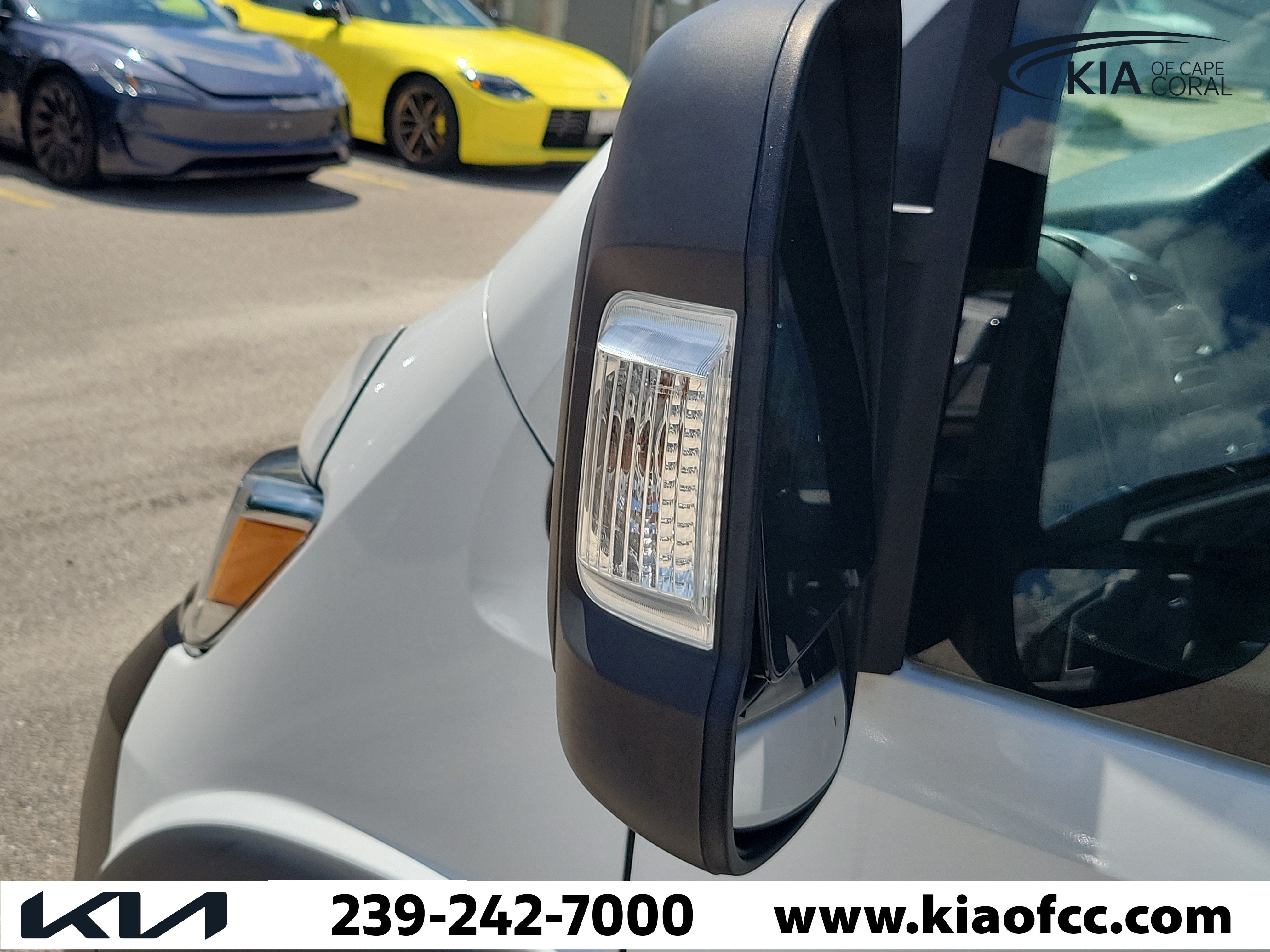 Used 2025 RAM ProMaster 2500 w/ Convenience Group FWD image 8