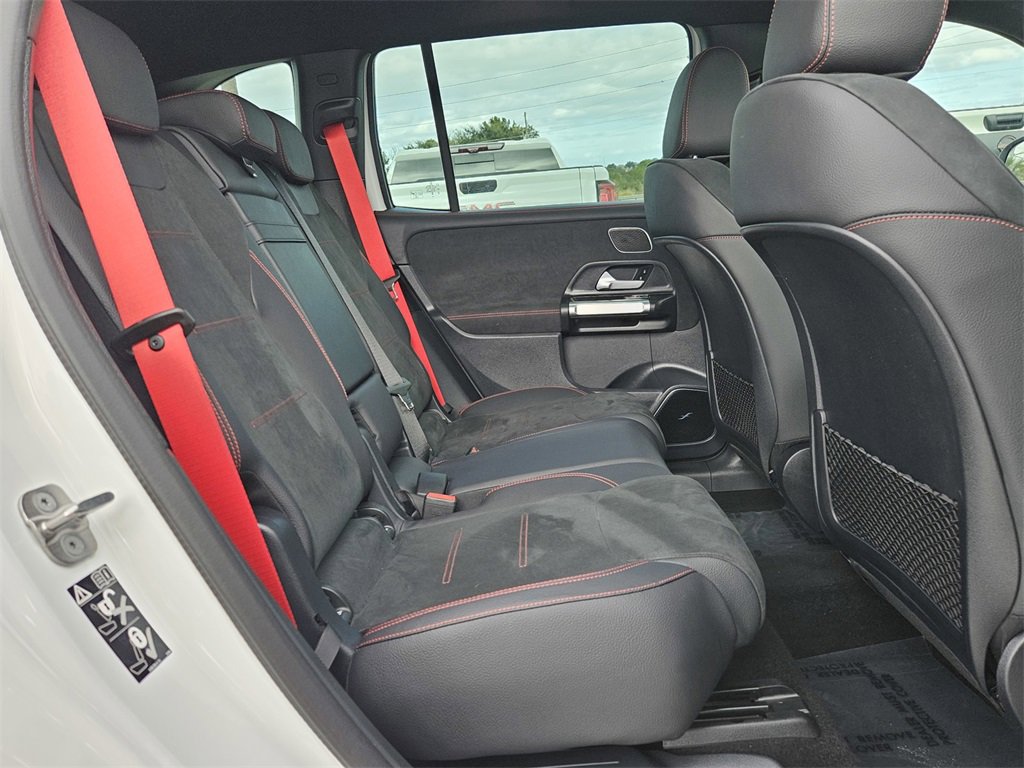 Used 2025 Mercedes-Benz GLB 35 AMG 4MATIC image 33