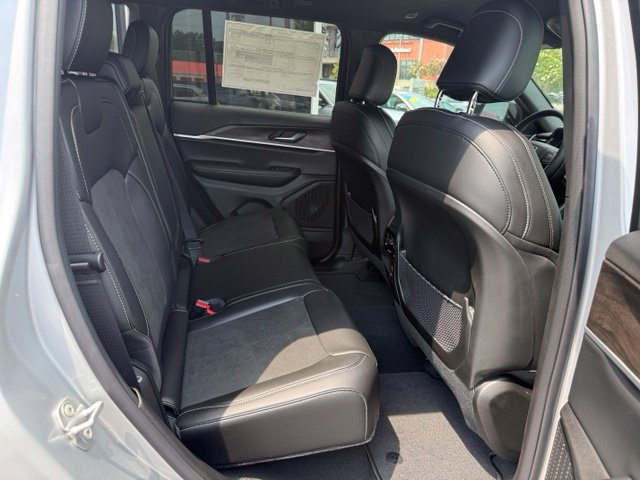 New 2026 Jeep Grand Cherokee Altitude AWD/4WD image 14