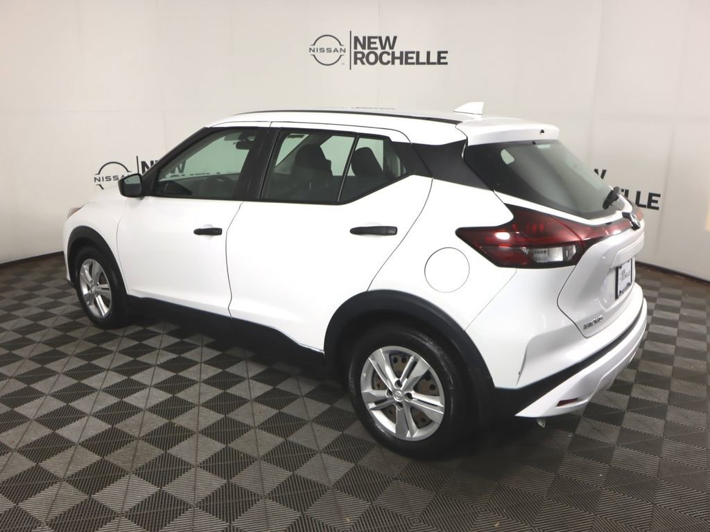 Used 2021 Nissan Kicks S image 8