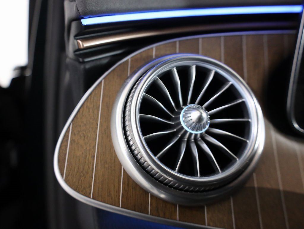 Used 2023 Mercedes-Benz EQE 500 4MATIC SUV w/ Pinnacle Trim Package image 12