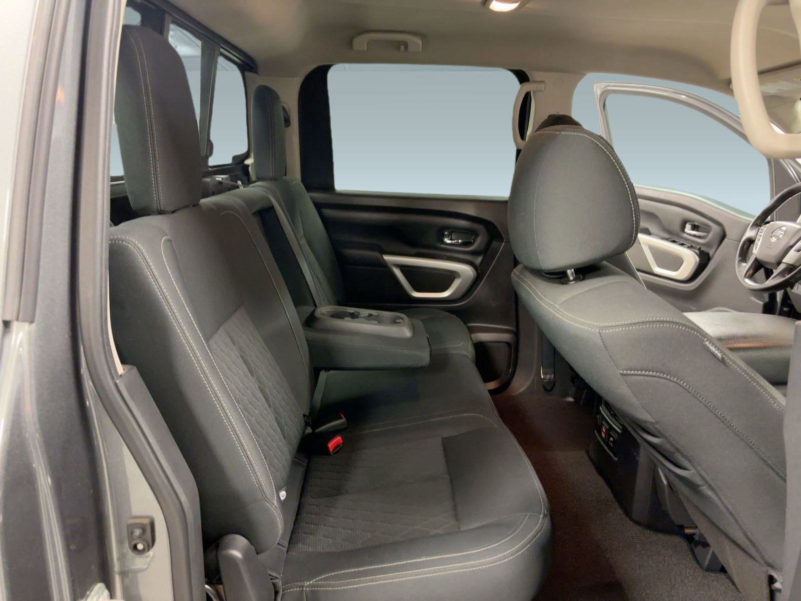 Used 2019 Nissan Titan SV w/ SV Convenience Package image 30