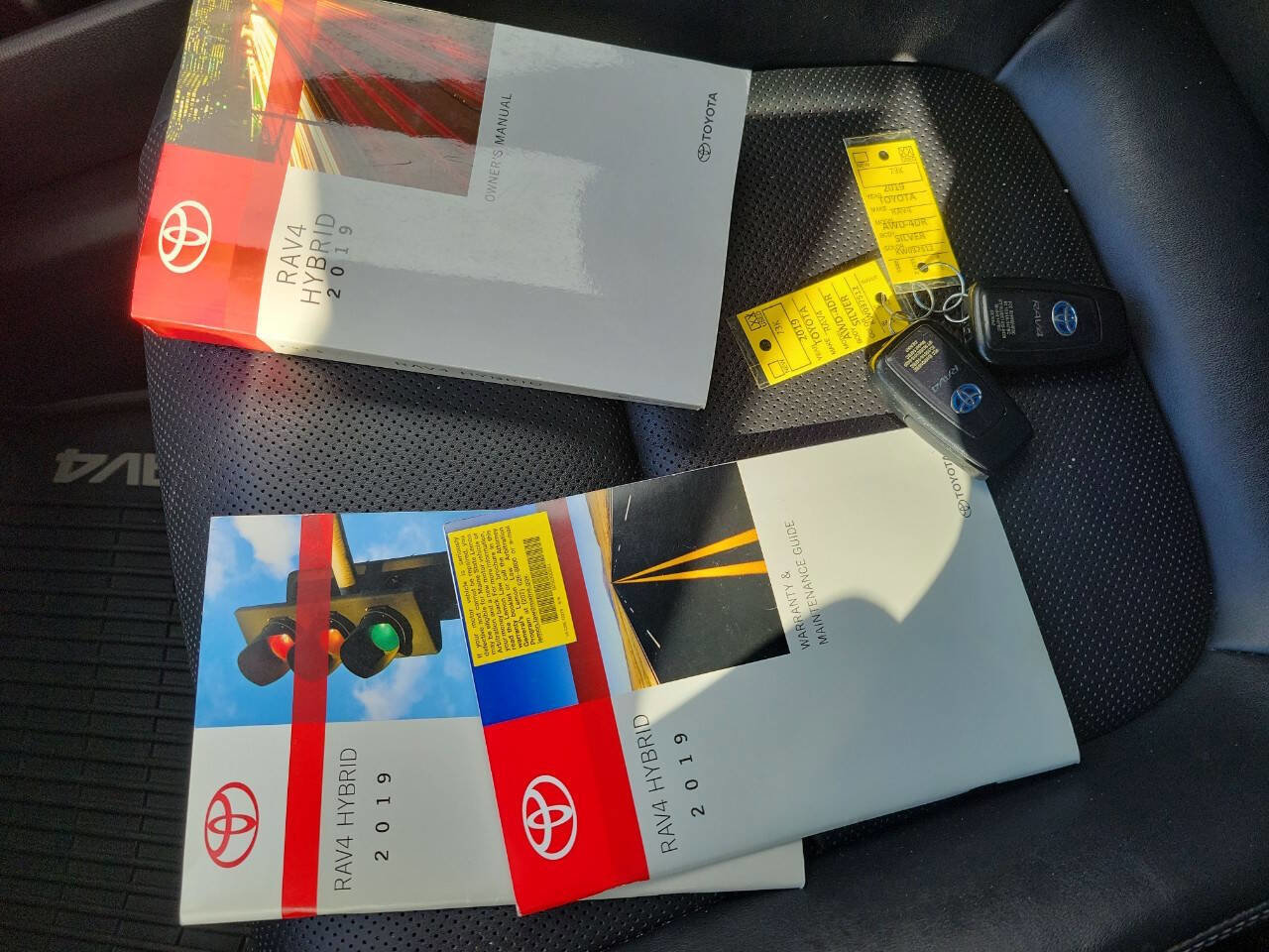 Used 2019 Toyota RAV4 Limited w/ Limited Grade Weather Package image 11