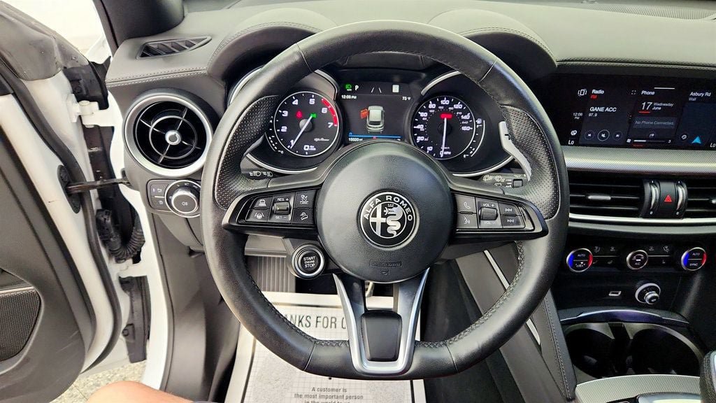 Used 2023 Alfa Romeo Stelvio Veloce AWD/4WD image 14