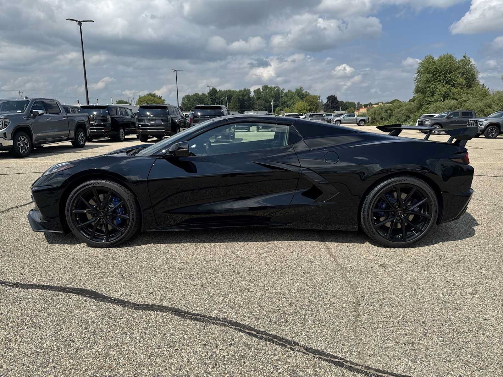 New 2027 Chevrolet Corvette Stingray Convertible w/ Z51 Performance Package RWD image 4