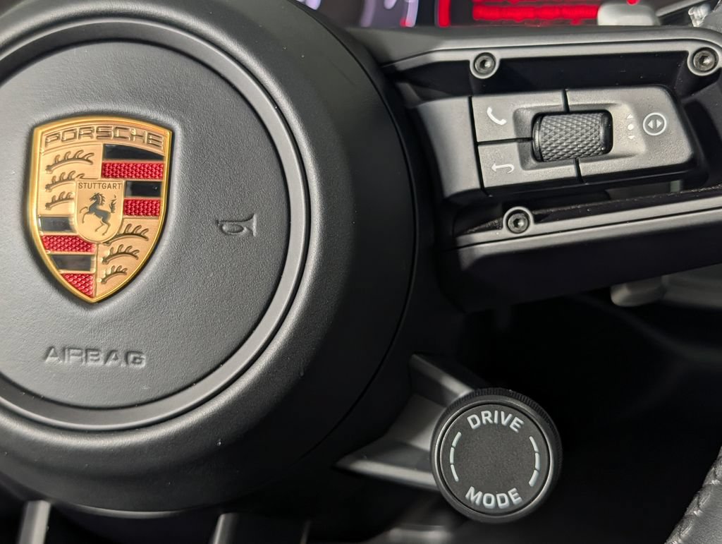 Certified 2025 Porsche 911 Carrera RWD image 39
