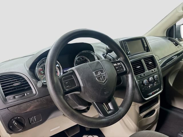 Used 2018 Dodge Grand Caravan SE FWD image 9