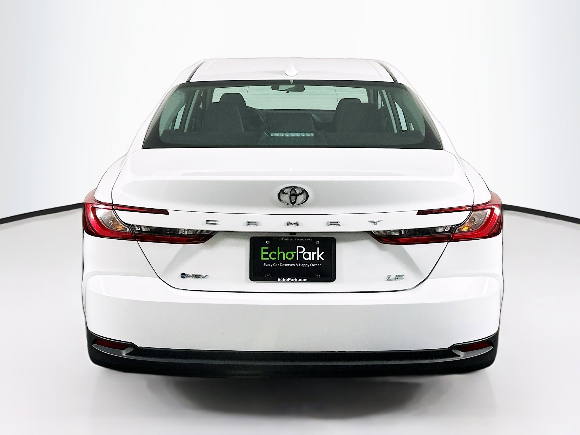 Used 2025 Toyota Camry LE image 7