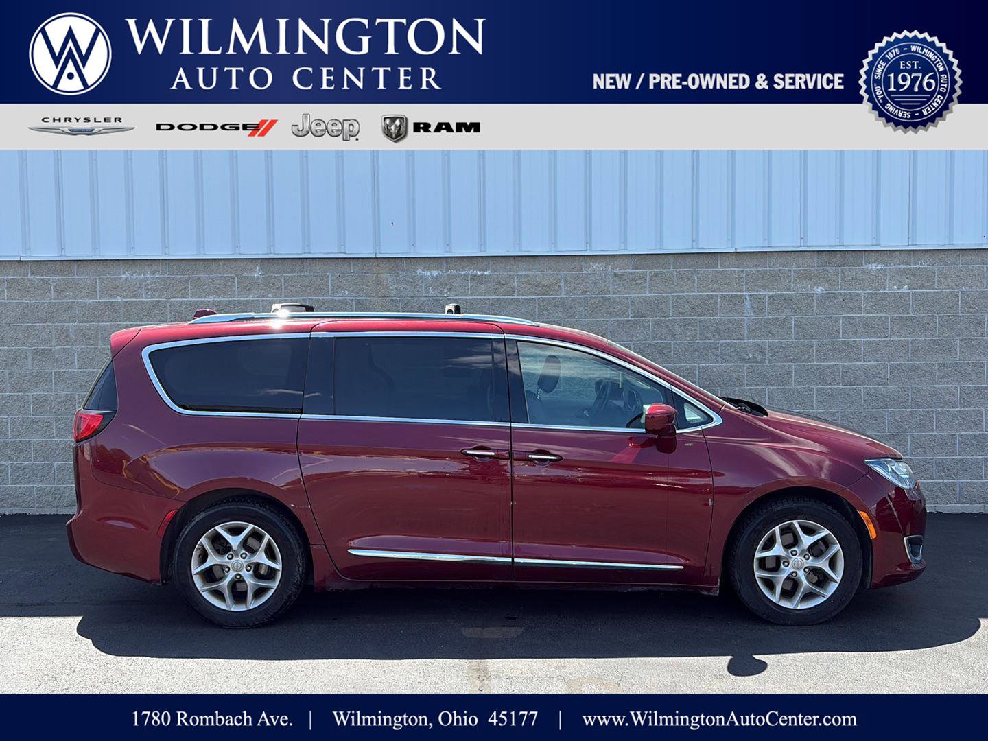 Used 2018 Chrysler Pacifica Touring-L Plus FWD image 1