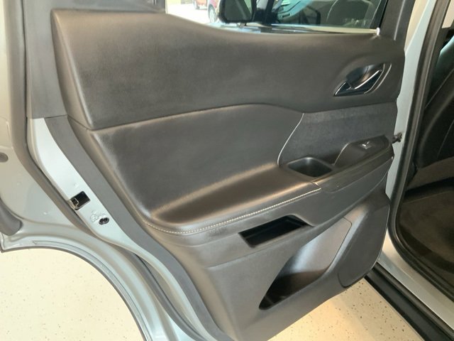 Used 2023 GMC Acadia SLT w/ Technology Package image 48