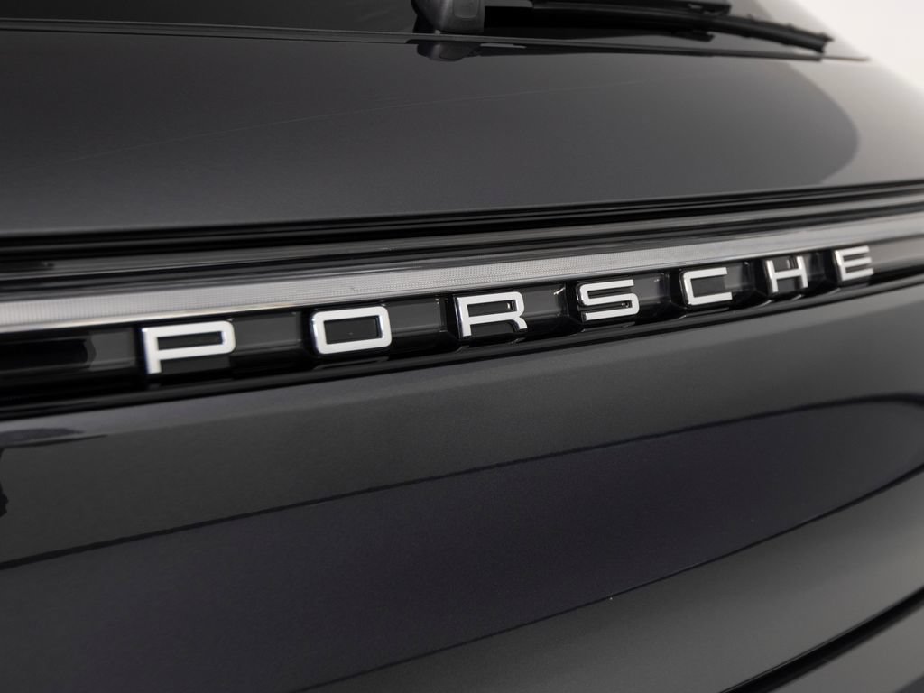 Certified 2026 Porsche Macan AWD/4WD image 44