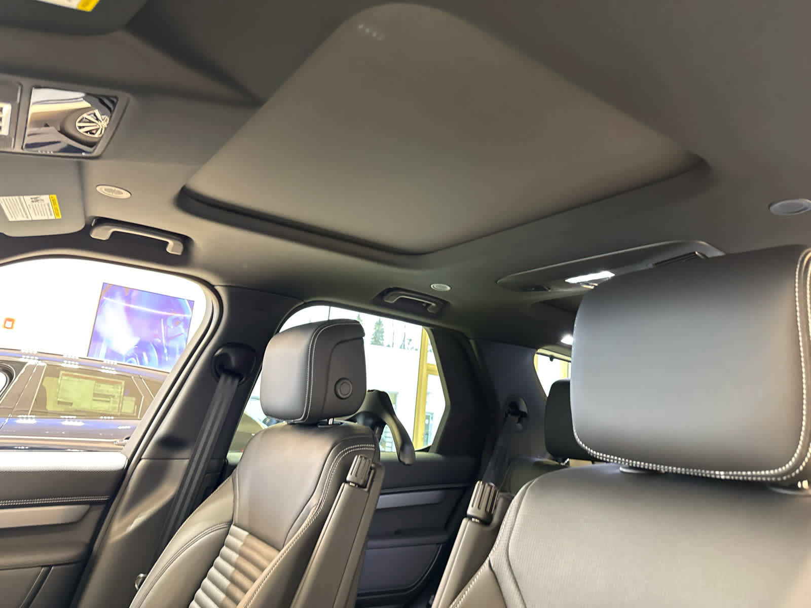 New 2026 Land Rover Discovery Limited Edition image 12