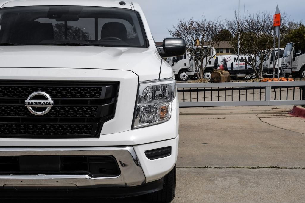 Used 2021 Nissan Titan SV image 45
