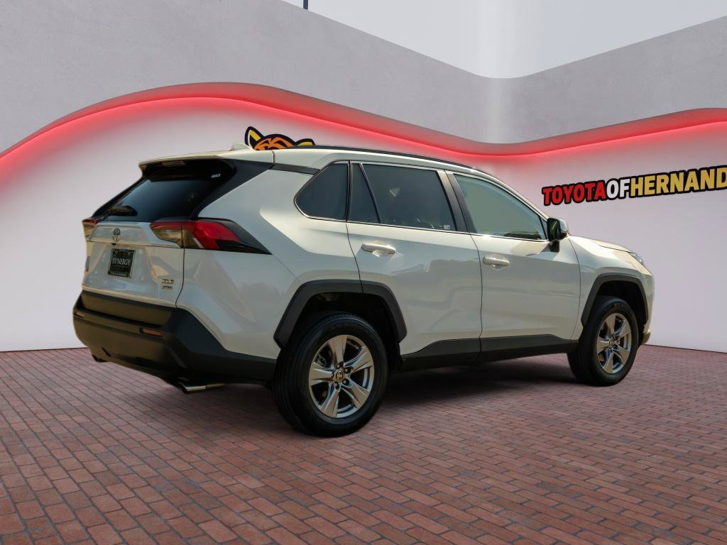 Used 2025 Toyota RAV4 XLE AWD/4WD image 6