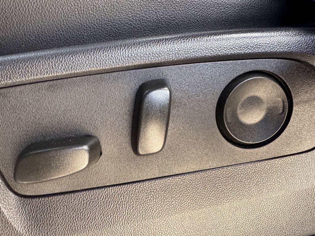 Used 2025 GMC Sierra 2500 AT4 w/ AT4 Premium Plus Package image 27