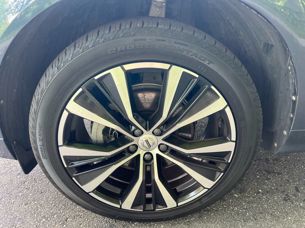 Certified 2023 Volvo XC60 B5 Plus w/ Climate Package AWD/4WD image 9