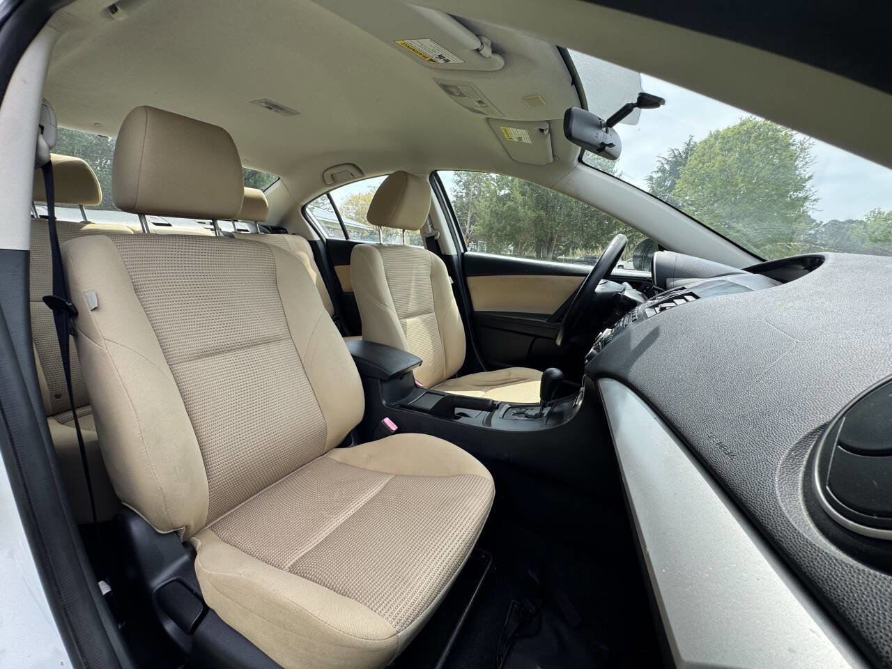 Used 2012 MAZDA MAZDA3 i Touring FWD image 16