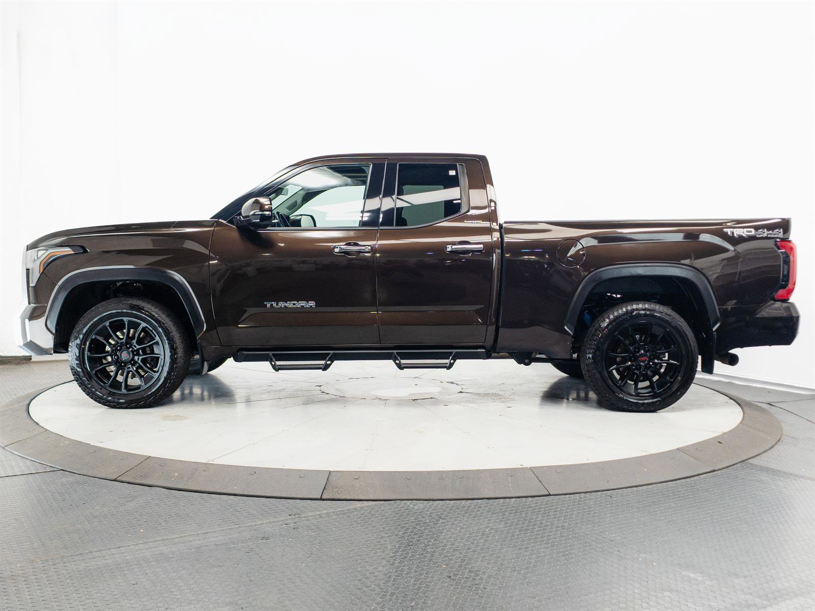 Used 2022 Toyota Tundra Limited w/ TRD Off-Road Package AWD/4WD image 8