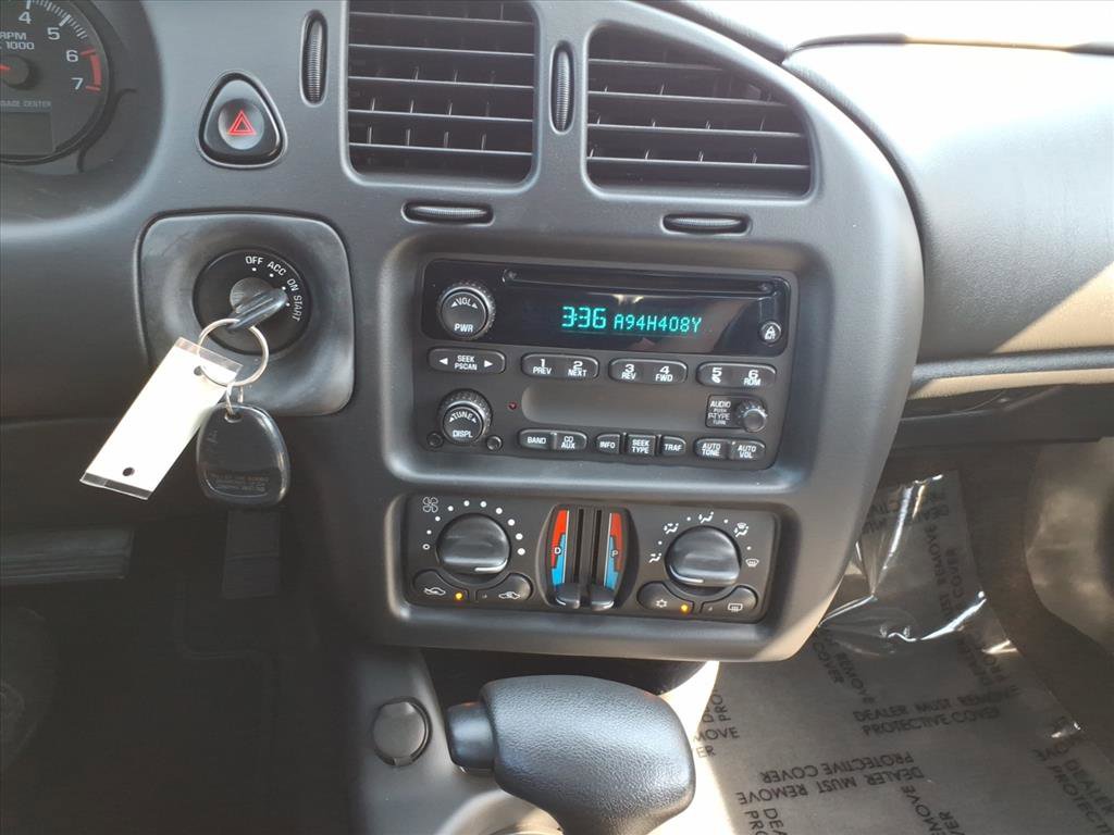 Used 2004 Chevrolet Monte Carlo SS w/ Dale Earnhardt Jr. Package FWD image 16