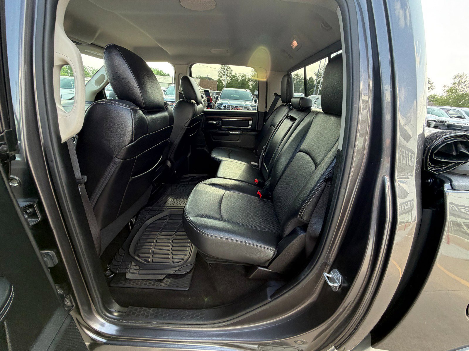 Used 2016 RAM 1500 Laramie w/ Convenience Group image 19