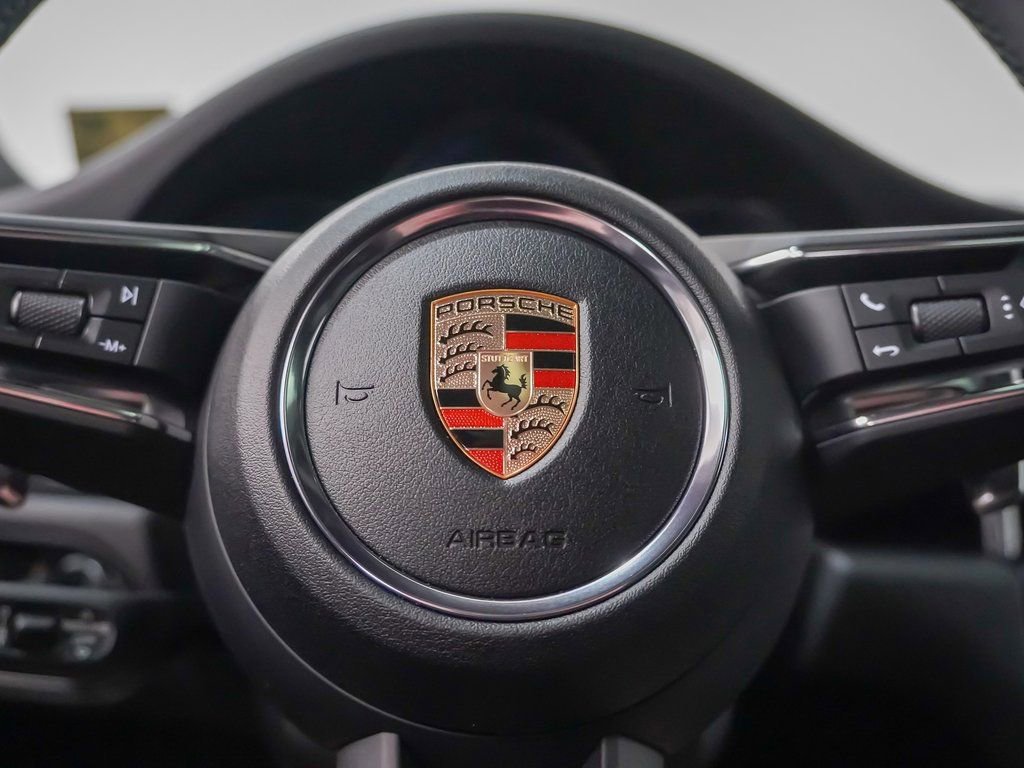 Certified 2025 Porsche Macan image 27