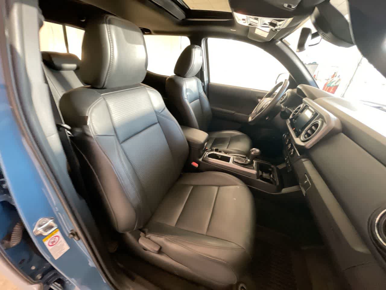 Used 2019 Toyota Tacoma TRD Off-Road AWD/4WD image 25