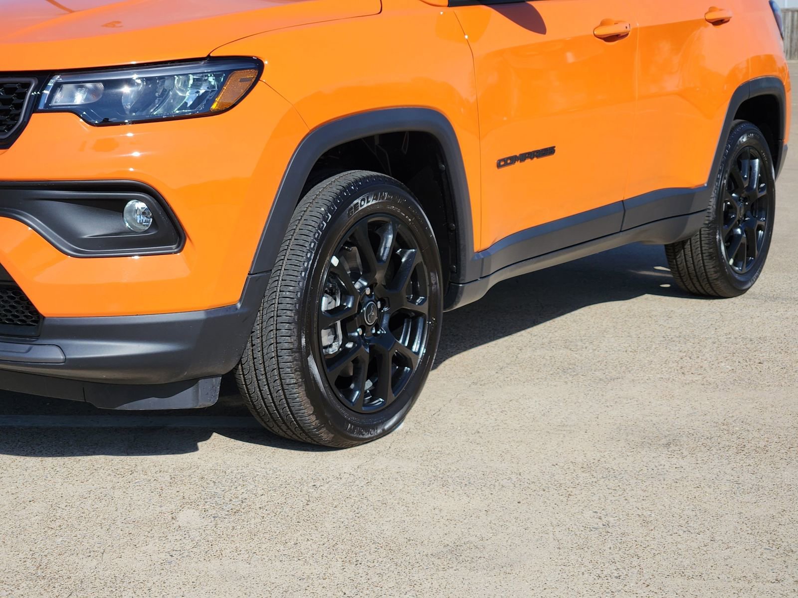 New 2026 Jeep Compass Latitude image 12