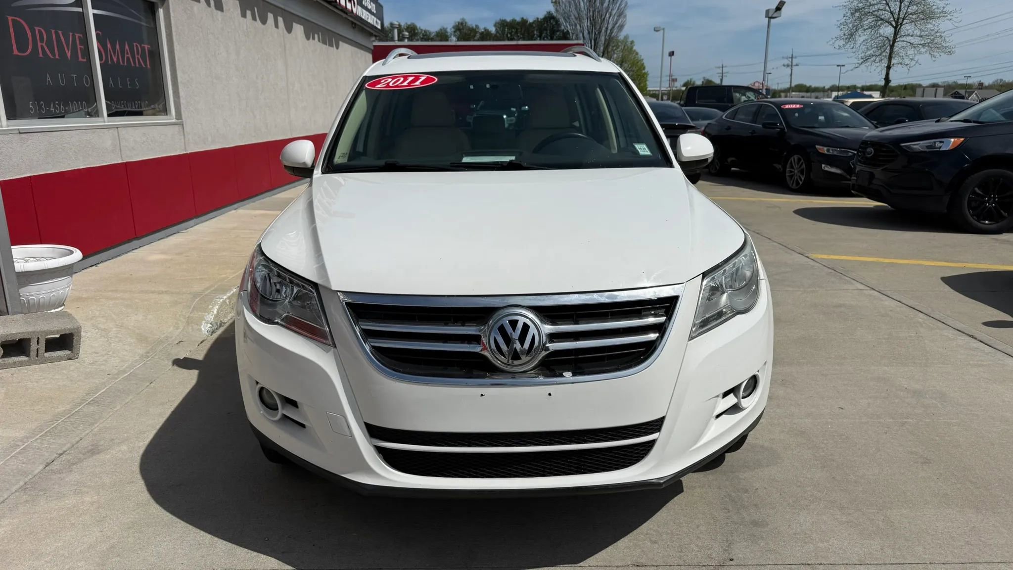 Used 2011 Volkswagen Tiguan S image 5