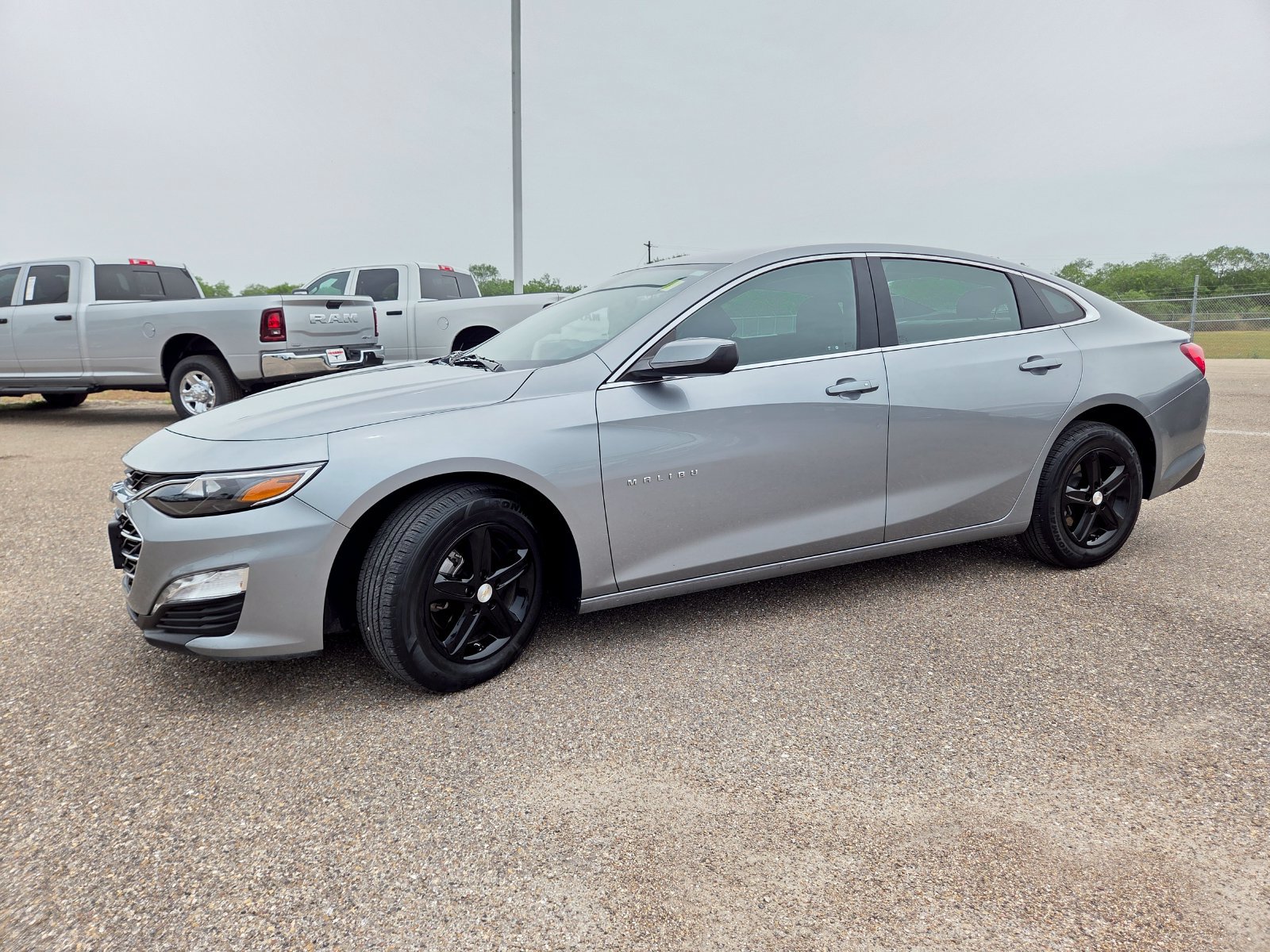 Used 2024 Chevrolet Malibu LT FWD image 3