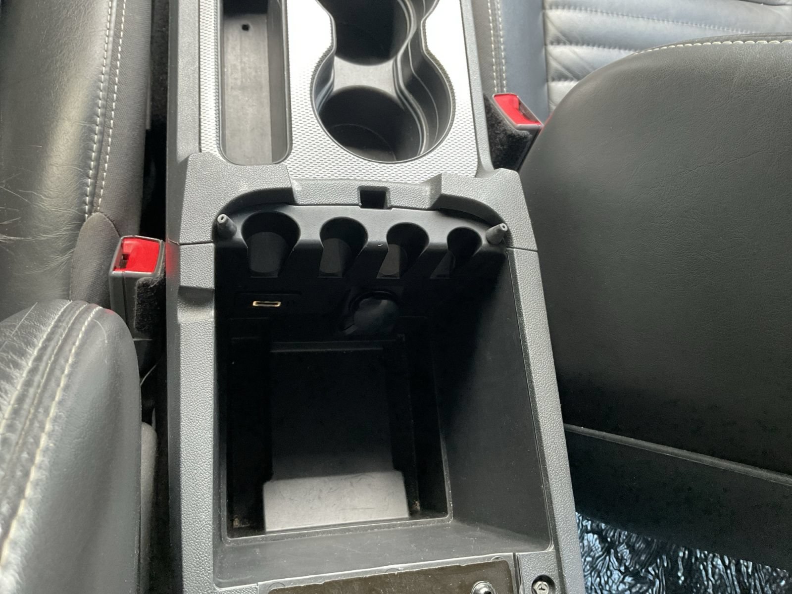 Used 2014 Dodge Challenger R/T Plus RWD image 36