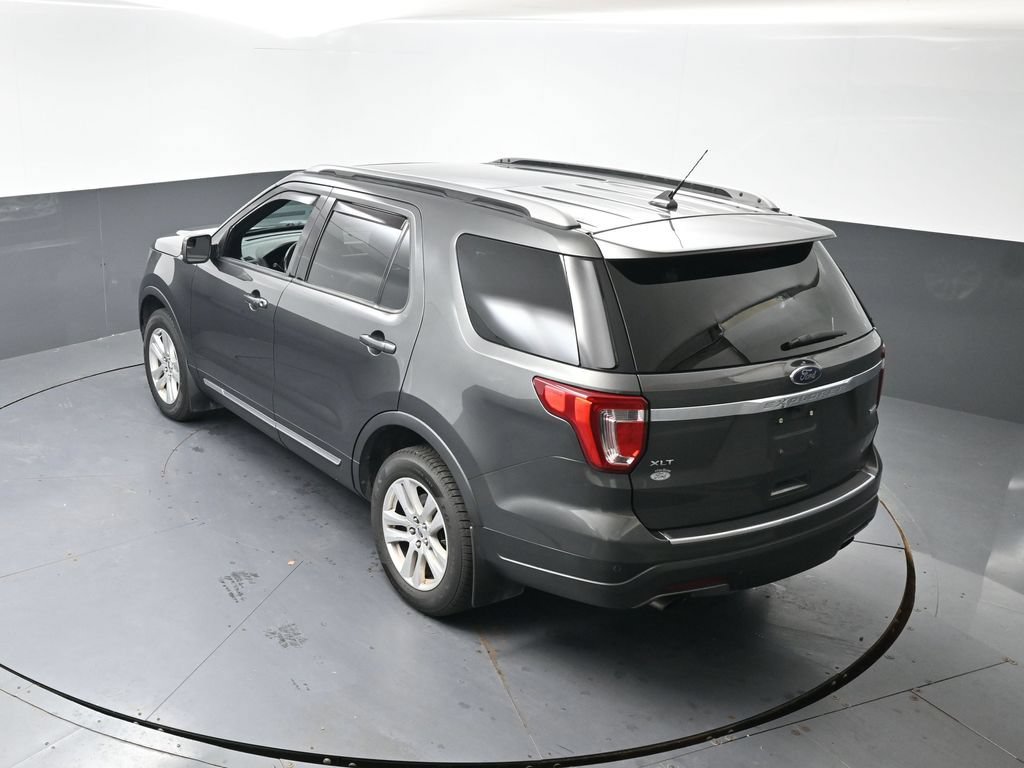 Used 2018 Ford Explorer XLT w/ Equipment Group 202A AWD/4WD image 19