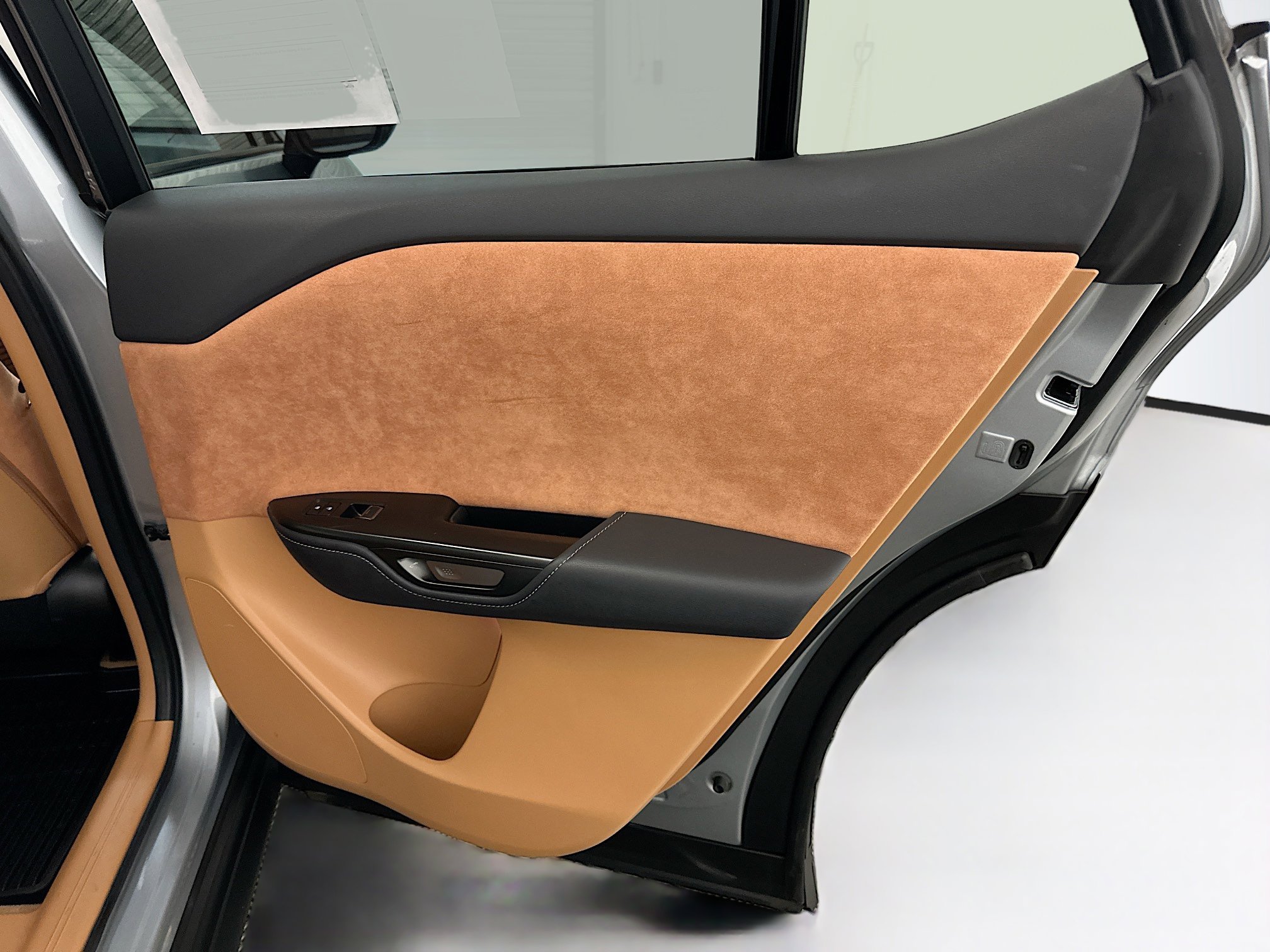 Used 2023 Lexus RZ 450e Premium w/ Accessory Package (2T) image 33