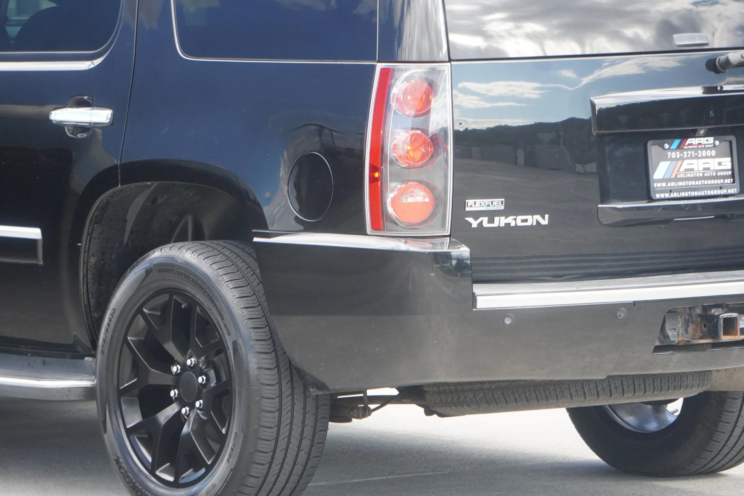 Used 2012 GMC Yukon Denali image 24