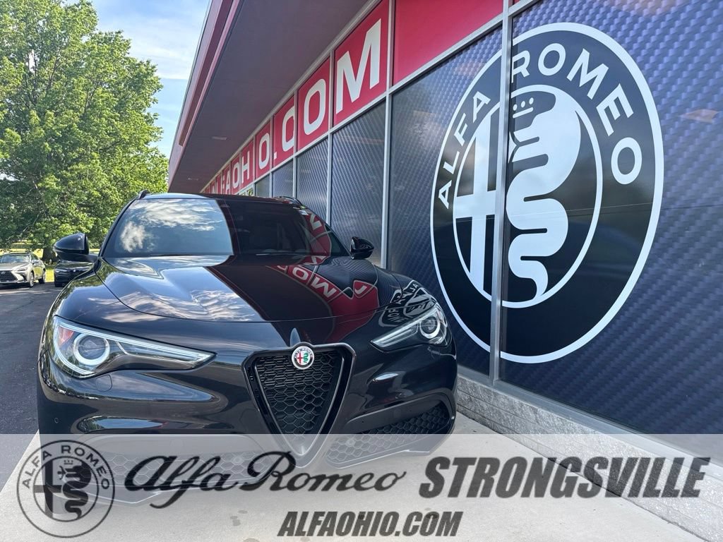Used 2023 Alfa Romeo Stelvio Veloce AWD/4WD video 1