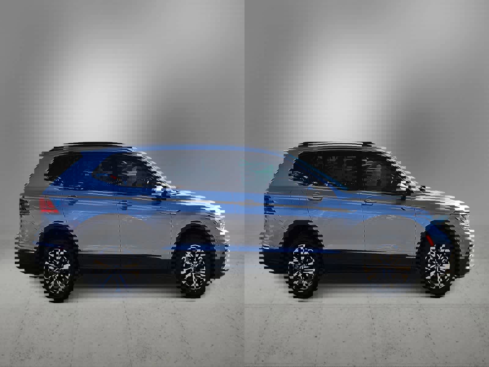 Used 2024 Volkswagen Tiguan S image 10