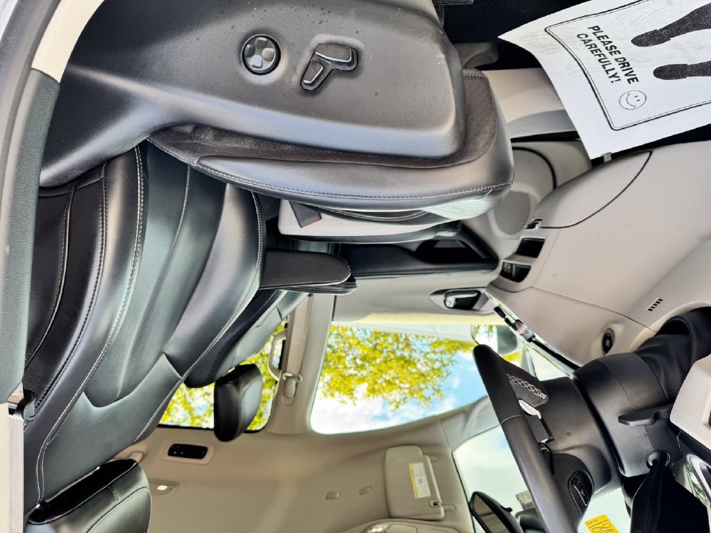 Used 2023 Chrysler Pacifica Touring-L FWD image 19