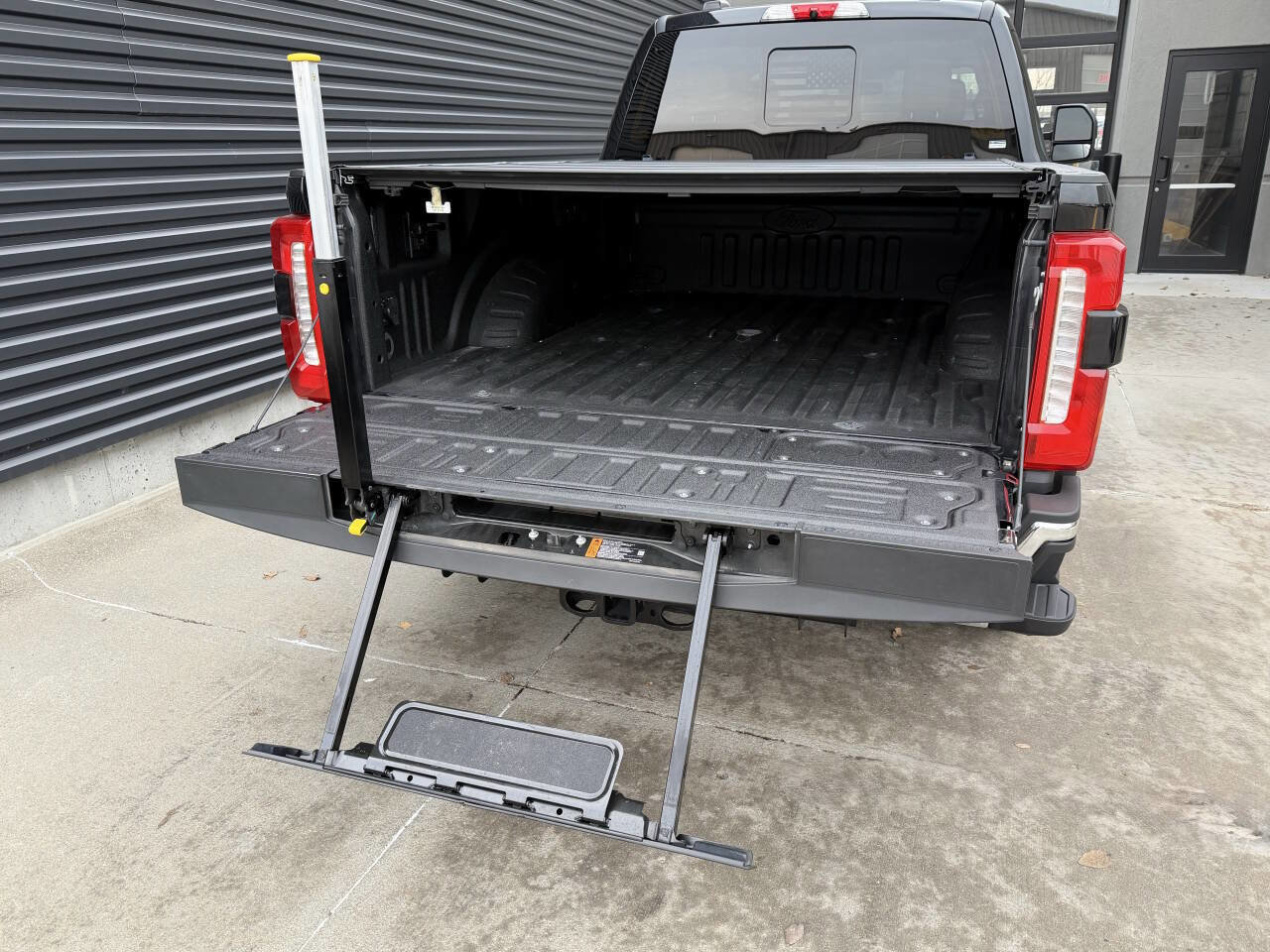 Used 2023 Ford F250 Lariat w/ Lariat Ultimate Package image 14