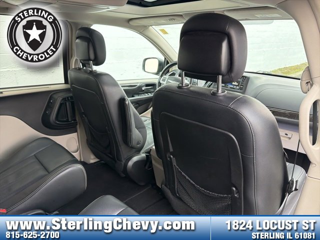 Used 2015 Chrysler Town & Country Touring-L w/ Driver Convenience Group image 14