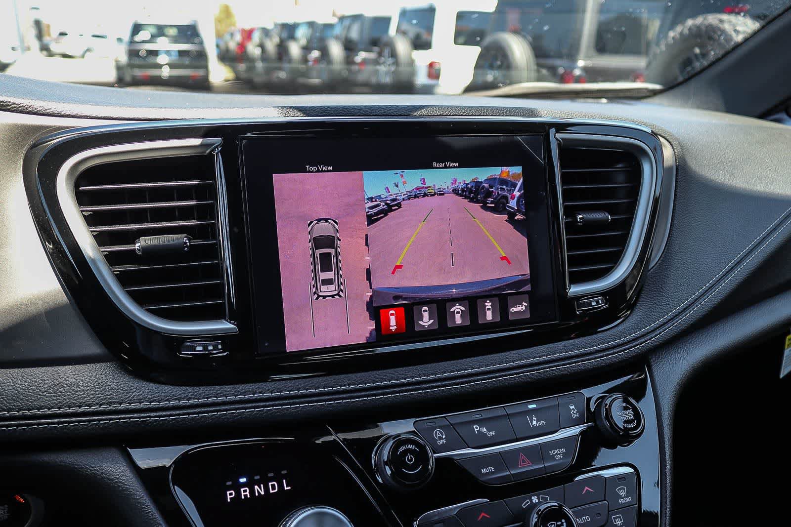 New 2027 Chrysler Pacifica Select FWD image 25