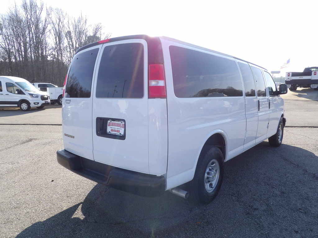 Used 2024 Chevrolet Express 3500 LS RWD image 7