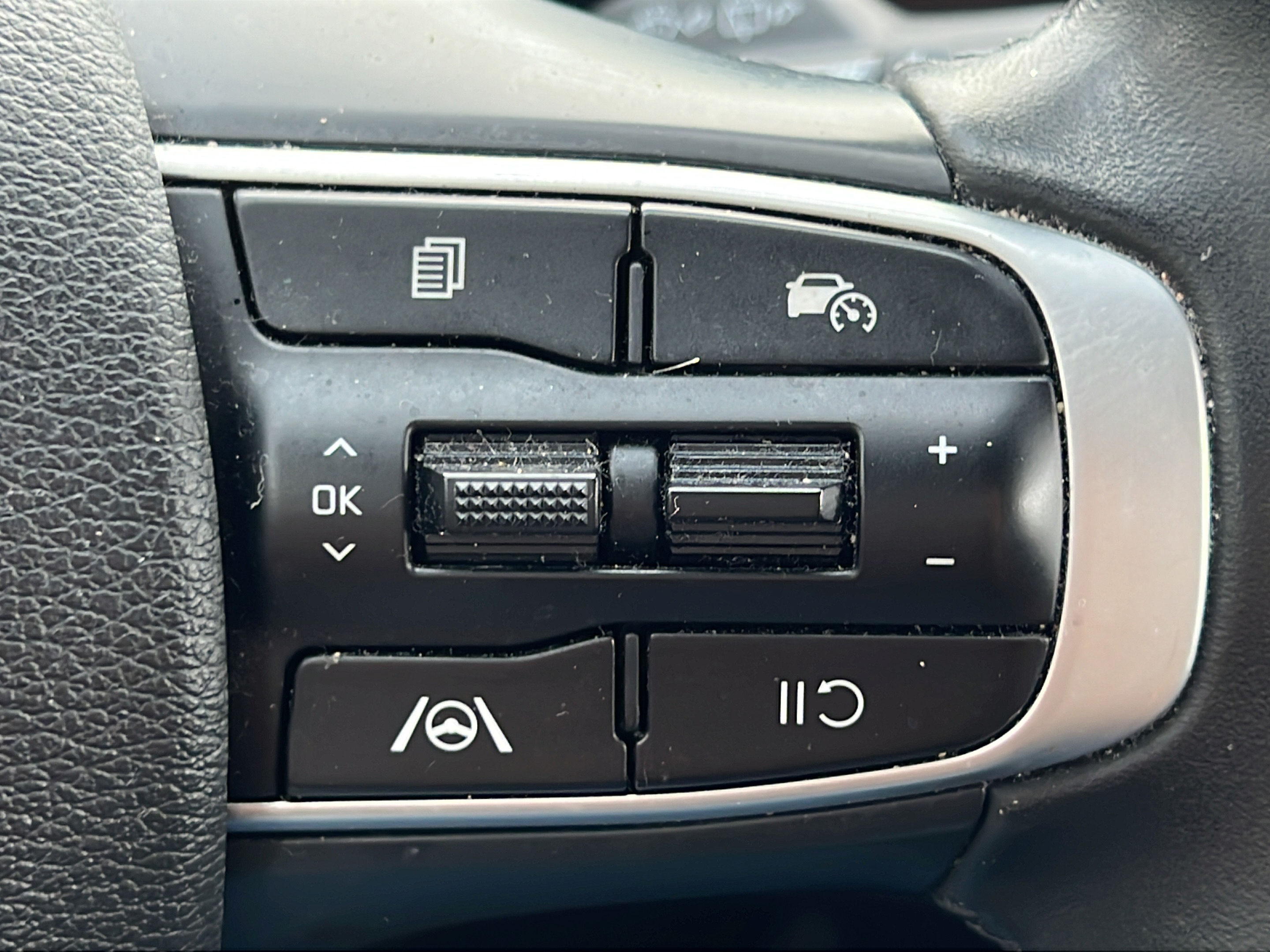 Certified 2024 Kia Sportage EX FWD image 20