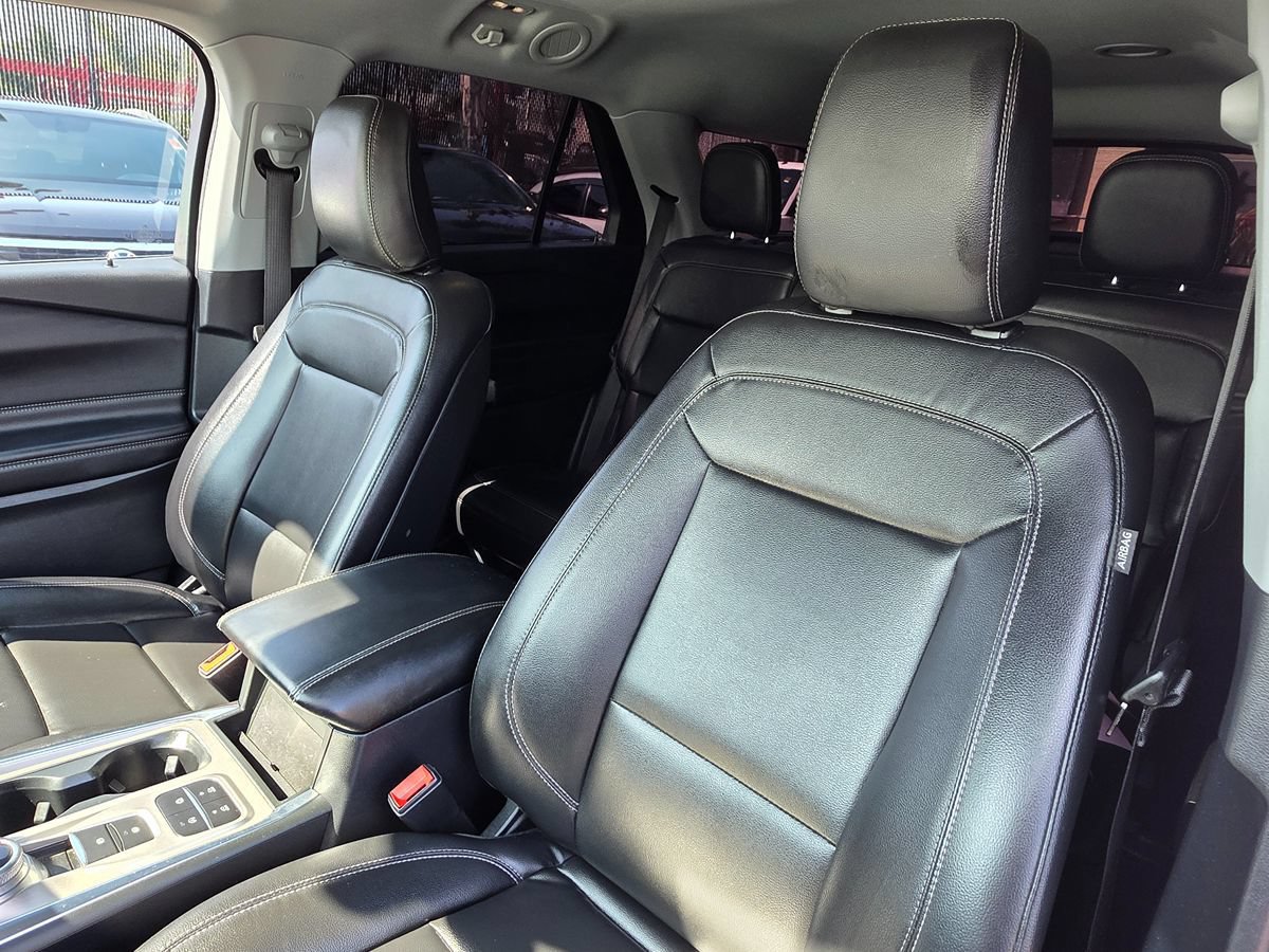 Used 2020 Ford Explorer XLT w/ Equipment Group 202A RWD image 22