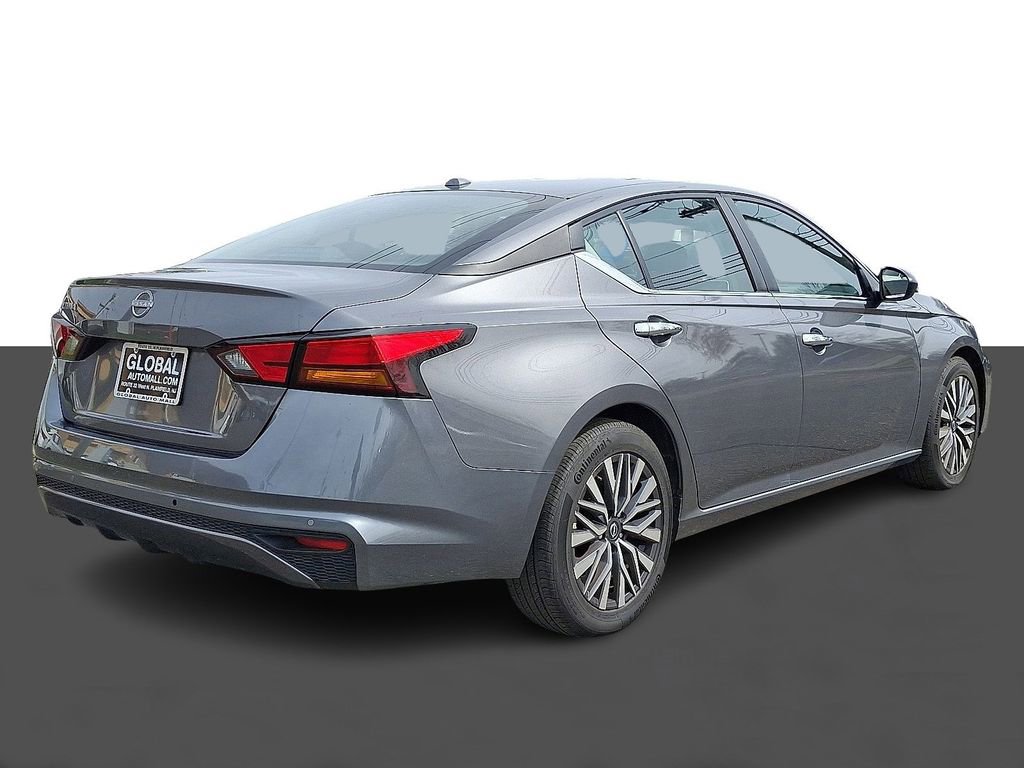 Used 2025 Nissan Altima 2.5 SV image 7