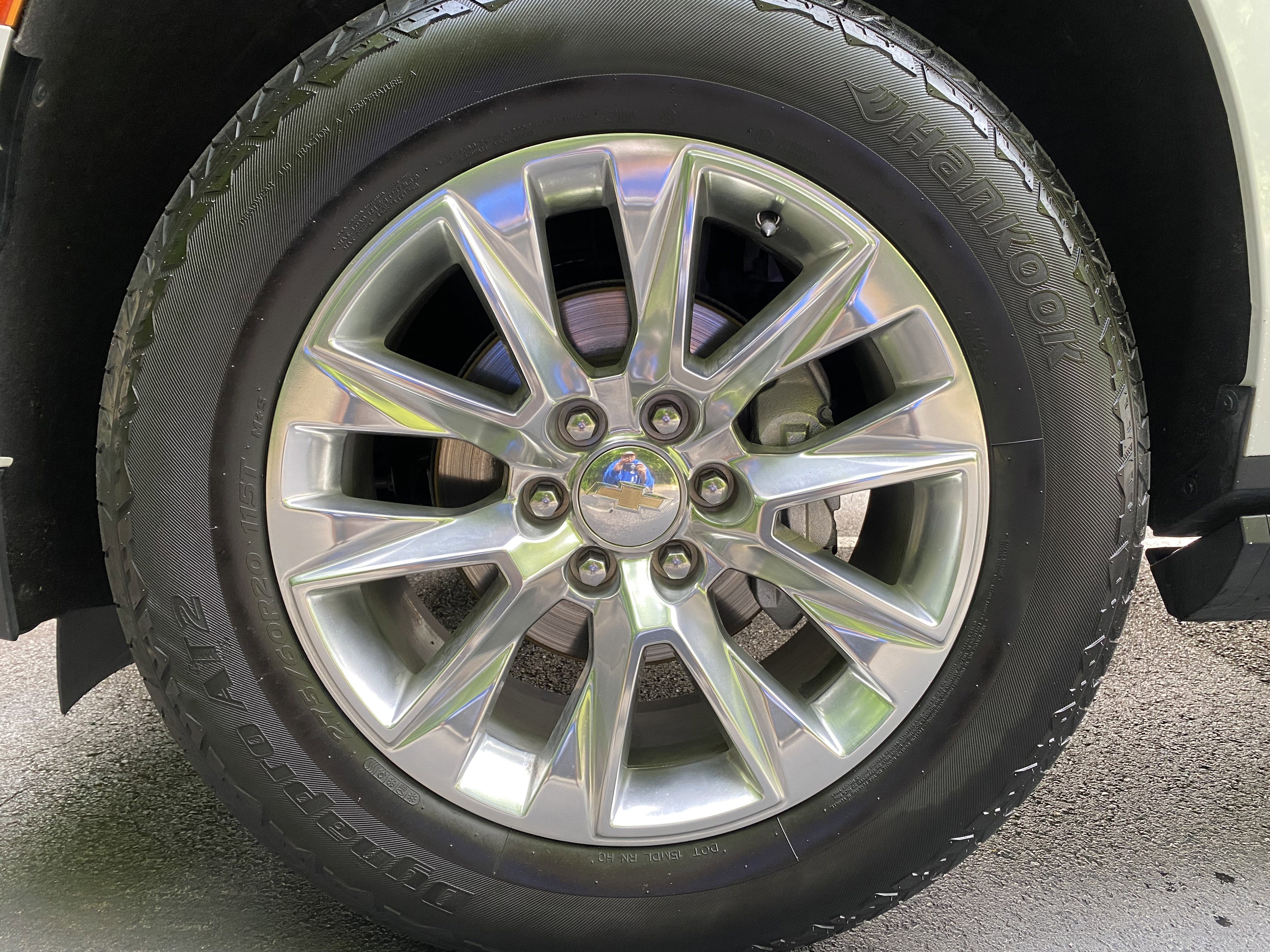 Used 2023 Chevrolet Suburban Premier AWD/4WD image 43
